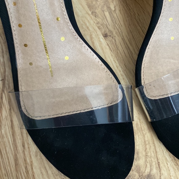 EUC Clear Toe Strap Black Heels - Picture 4 of 5